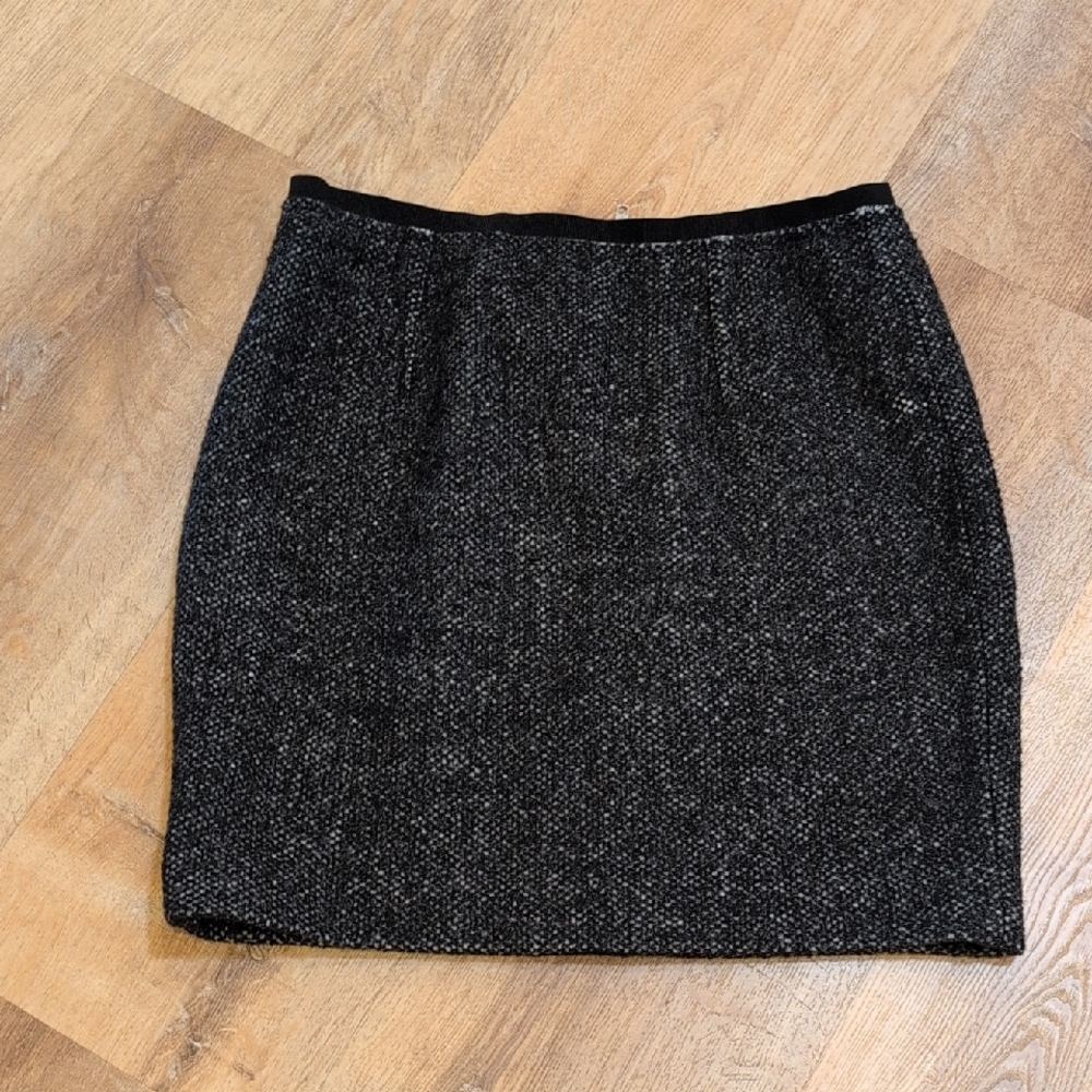 Chic Black Tweed Skirt
